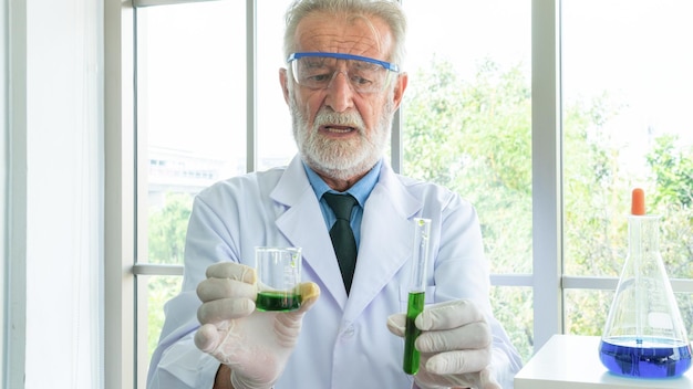 biologia przekonan bruce lipton