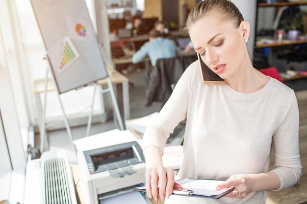 jednominutowy menedzer spotyka malpe opracowanie zbiorowe