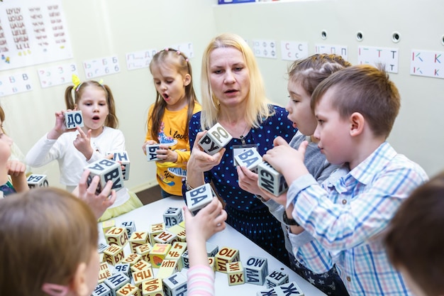 zestaw akademia mlodych milionerow 2 0