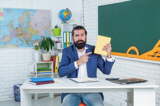 Ile naprawdę zarabia nauczyciel za godzinę lekcyjną?