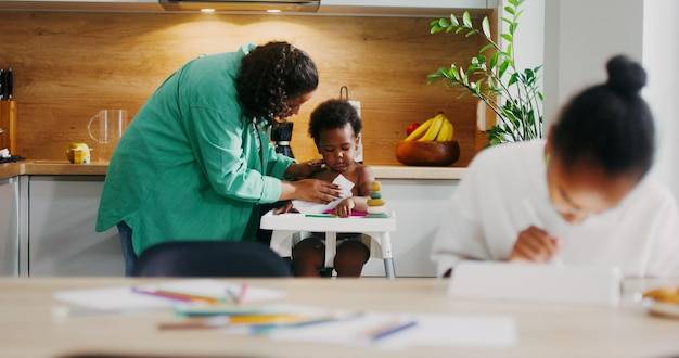 Na czym polega praca w domu dziecka i jak wygląda codzienność?