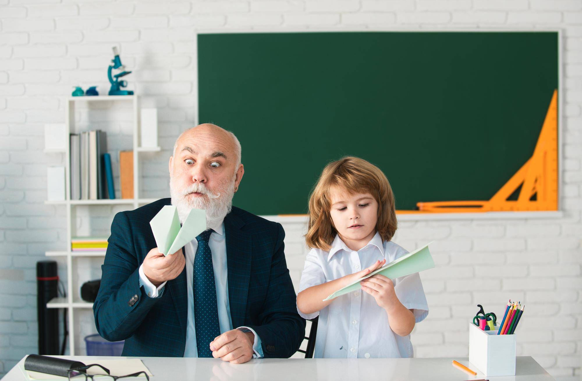 Ile zarabia nauczyciel edukacji wczesnoszkolnej i od czego zależy jego pensja?